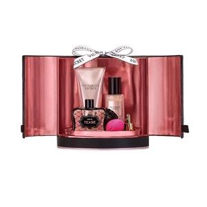Victoria’s Secret Tease eau de parfum box set.